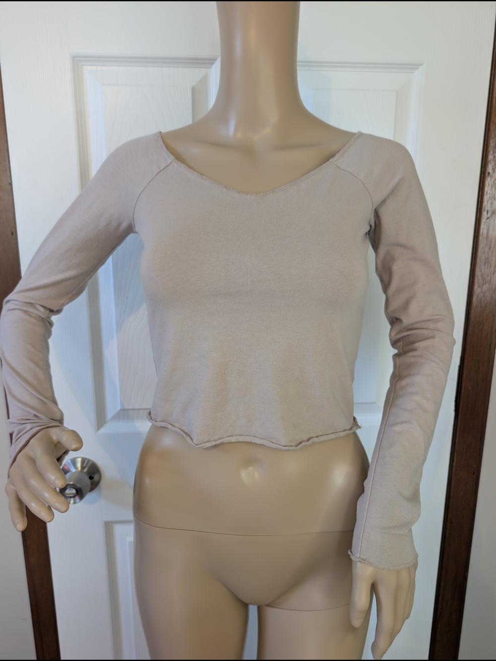 wild fable Neutral Beige Taupe Cropped V-Neck Long Sleeve Top-XS